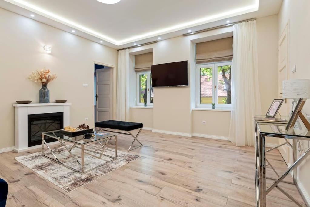 Mandula Apartman Pécs Eksteriør billede